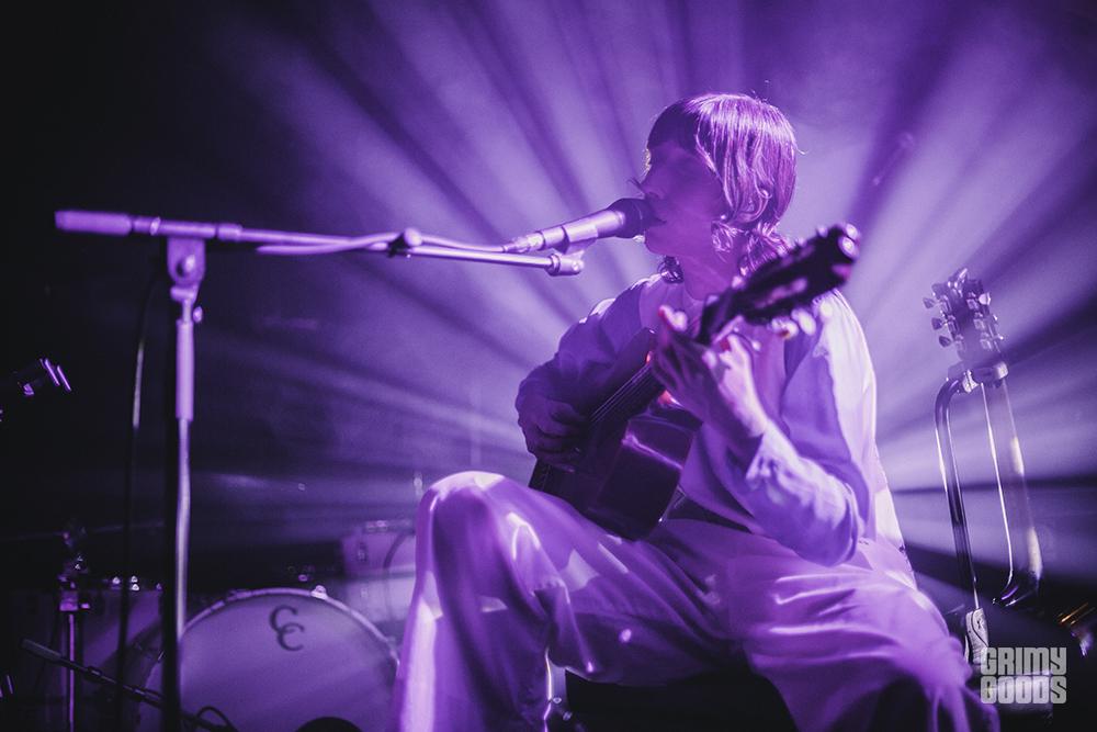 Aldous Harding and Hand Habits Weaponized Restraint at Sold-Out Lodge Room Performance